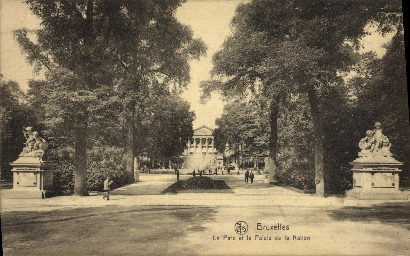 VINTAGE POSTCARD Brussels the Park and Palates of the Nation