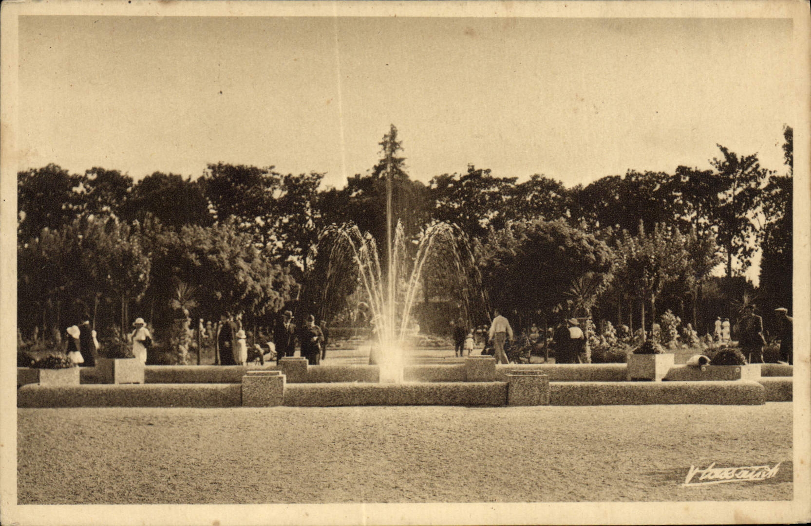 CPA Bergerac Parc Jean Jaures Le Bassin et le Jet d'Eau 