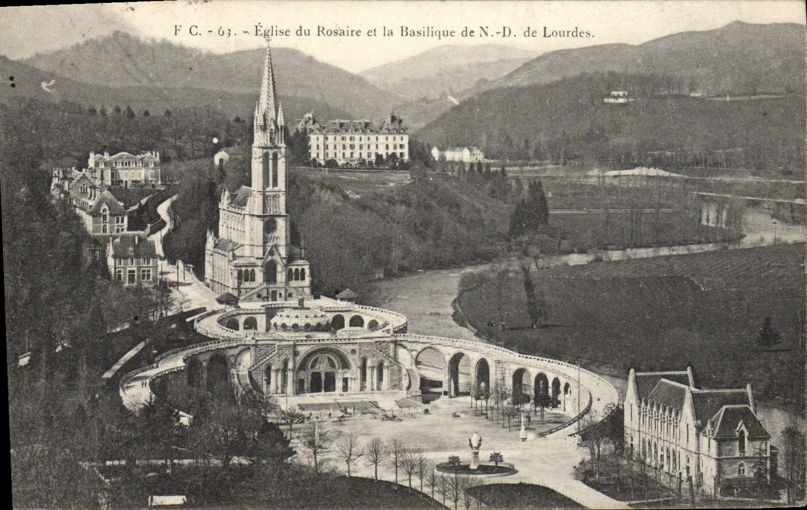 VINTAGE POSTCARD Church of the Rosary and the Basilica of NR D of Doors
