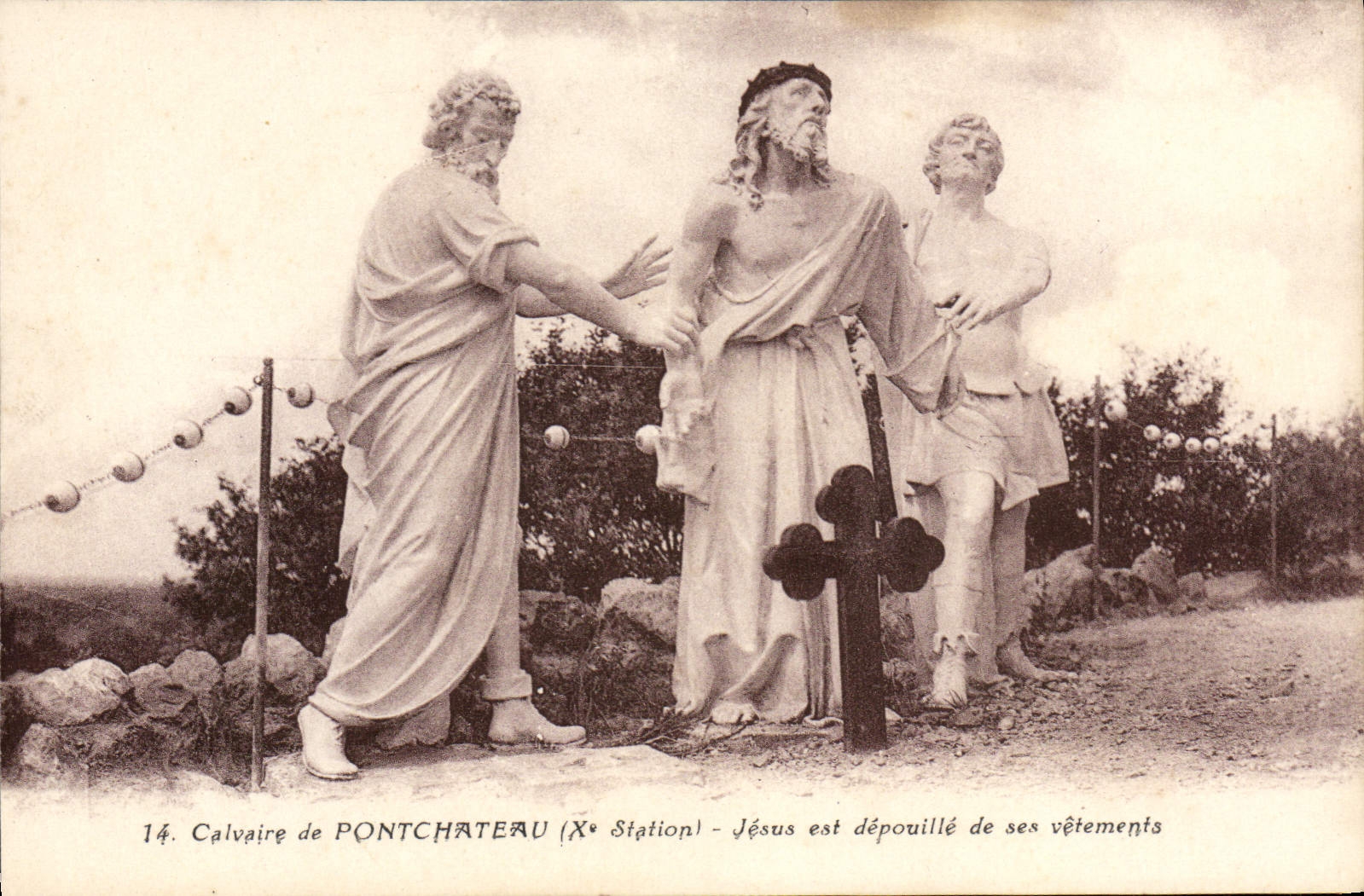 CPA Calvaire de Pontchateau Jesus est depouille de ses vetements