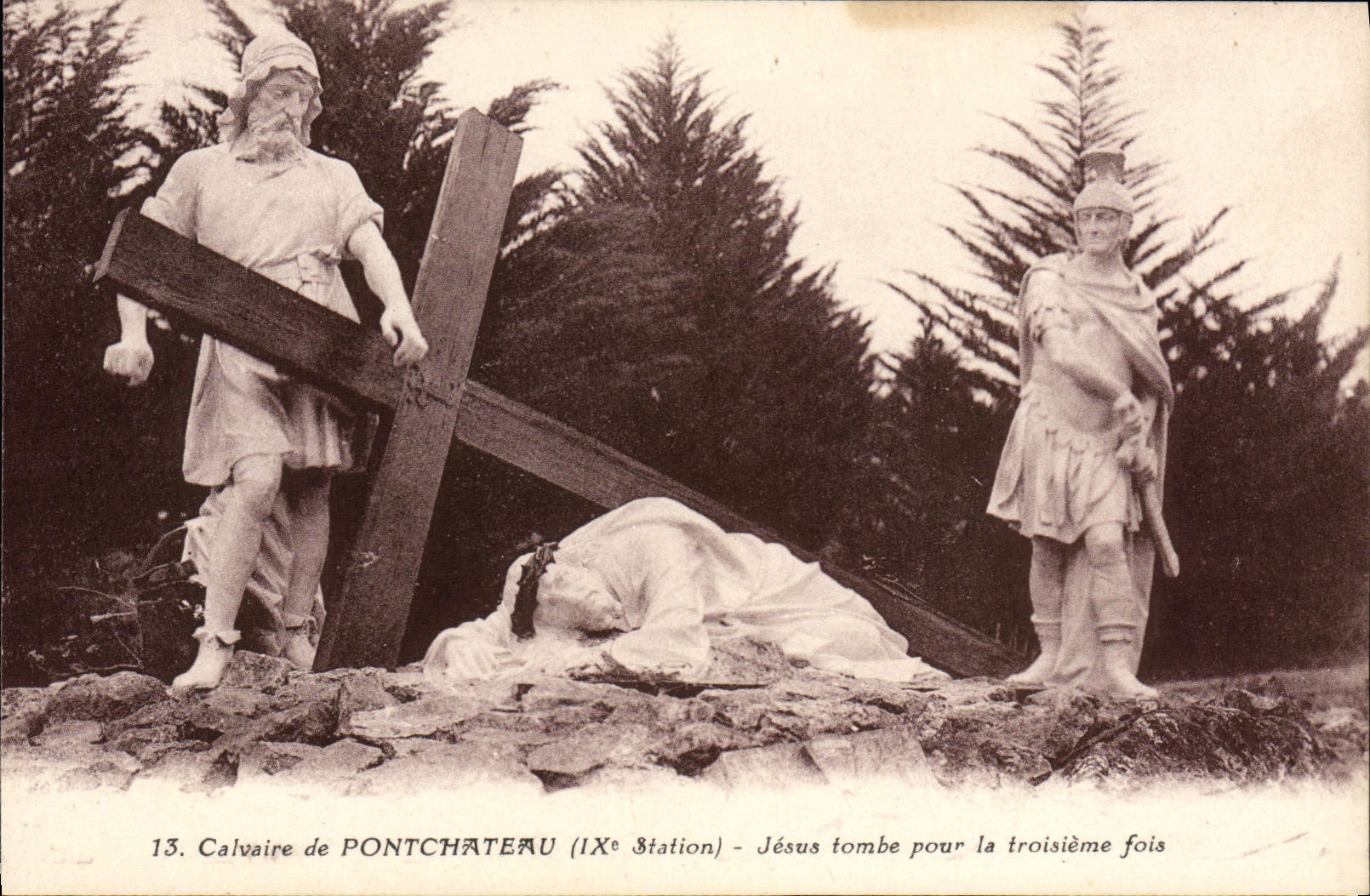 VINTAGE POSTCARD Calvaire of Pontchateau Jesus falls for the third time