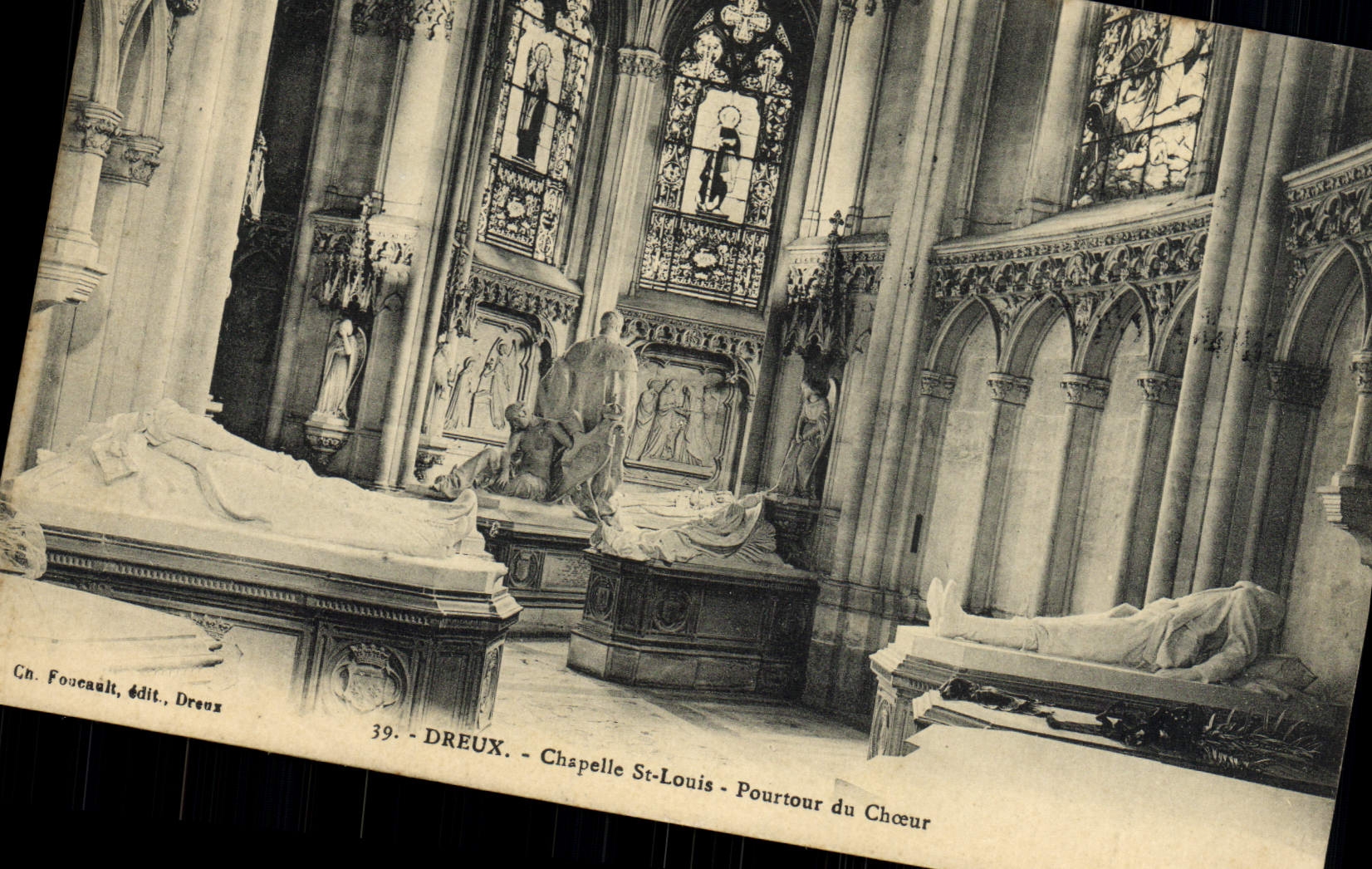 CPA Dreux Chapelle St Louis Pourtour du Choeur 