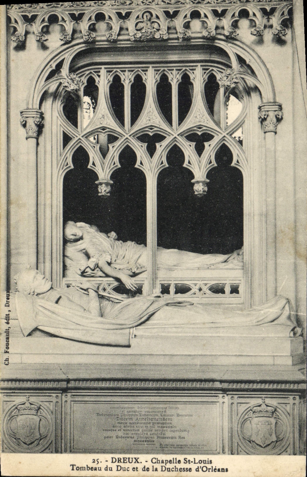 CPA Dreux Chapelle Saint Louis Tombeau du Duc et de la duchesse d'Orleans 