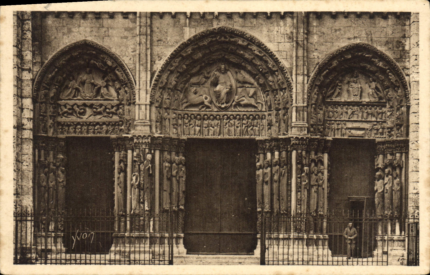 CPA Chartres La Cathedrale Le grand portail