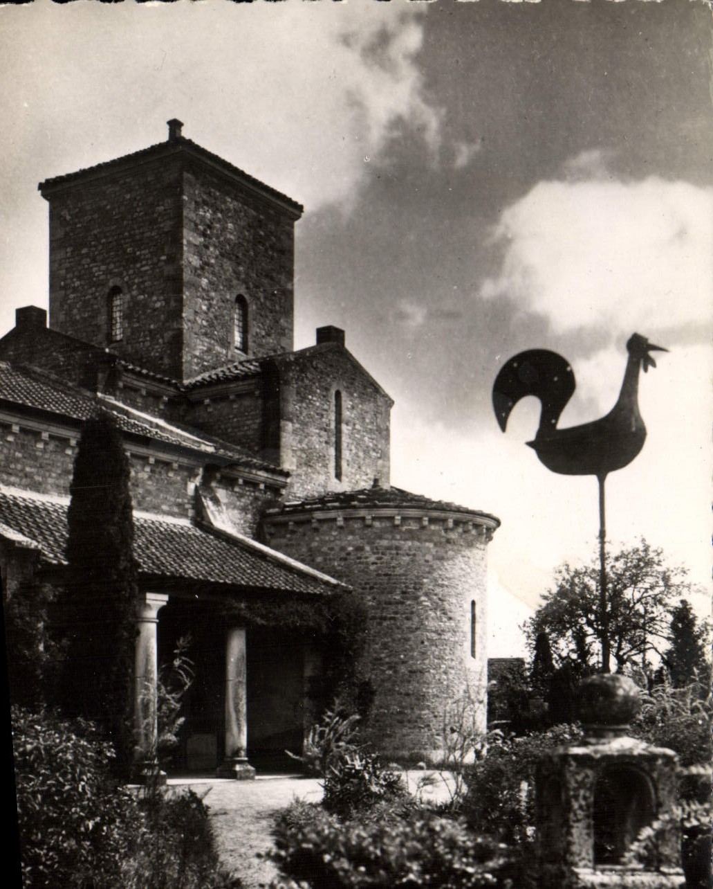 CPM Germigny des Pres L'Eglise La Facade meridionale et la lanterne des morts 