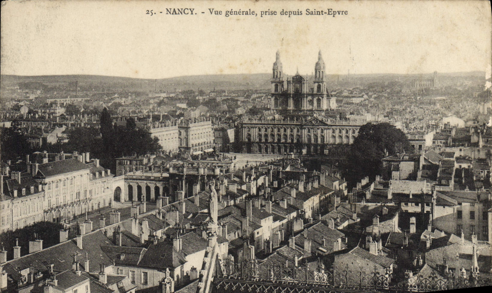 CPA Nancy Vue generale prise depuis Saint Epvre 