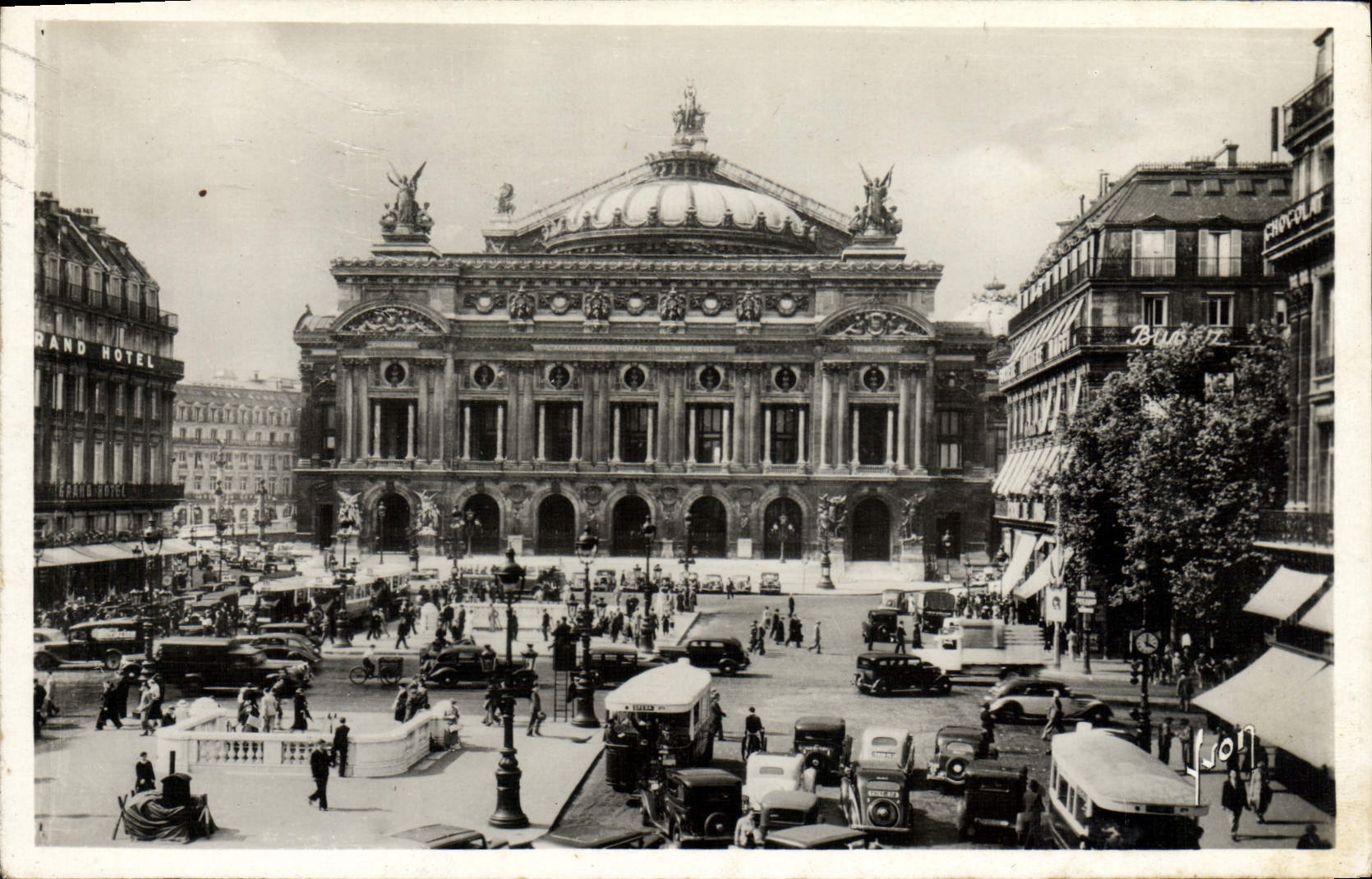 MODERN CARD Paris While Strolling Place of the Opera