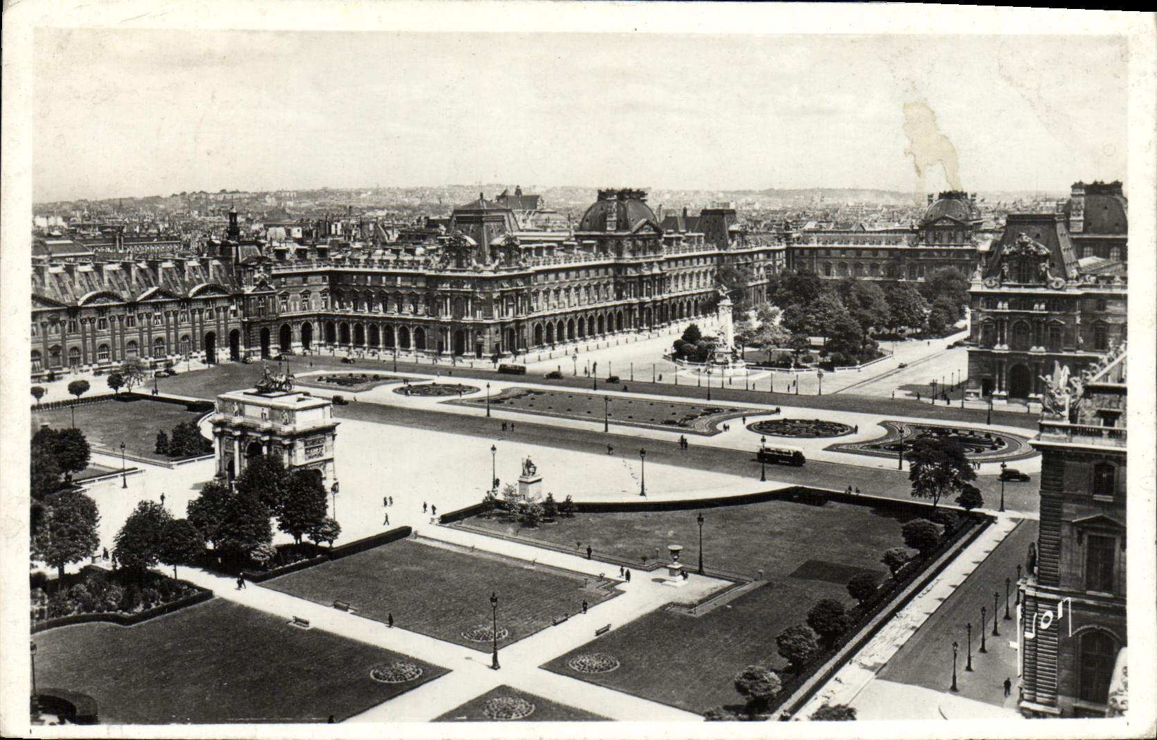 CPM Paris en Flanant Perspective sur la Place du Carrousel