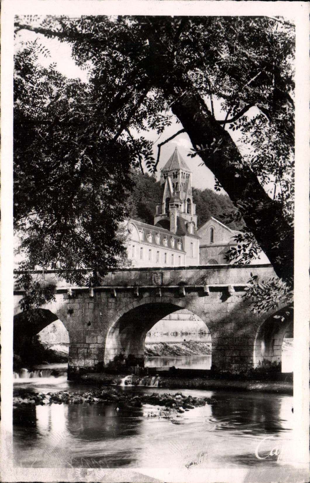 CPM Brantome Pont sur la Dronne et l'Abbaye