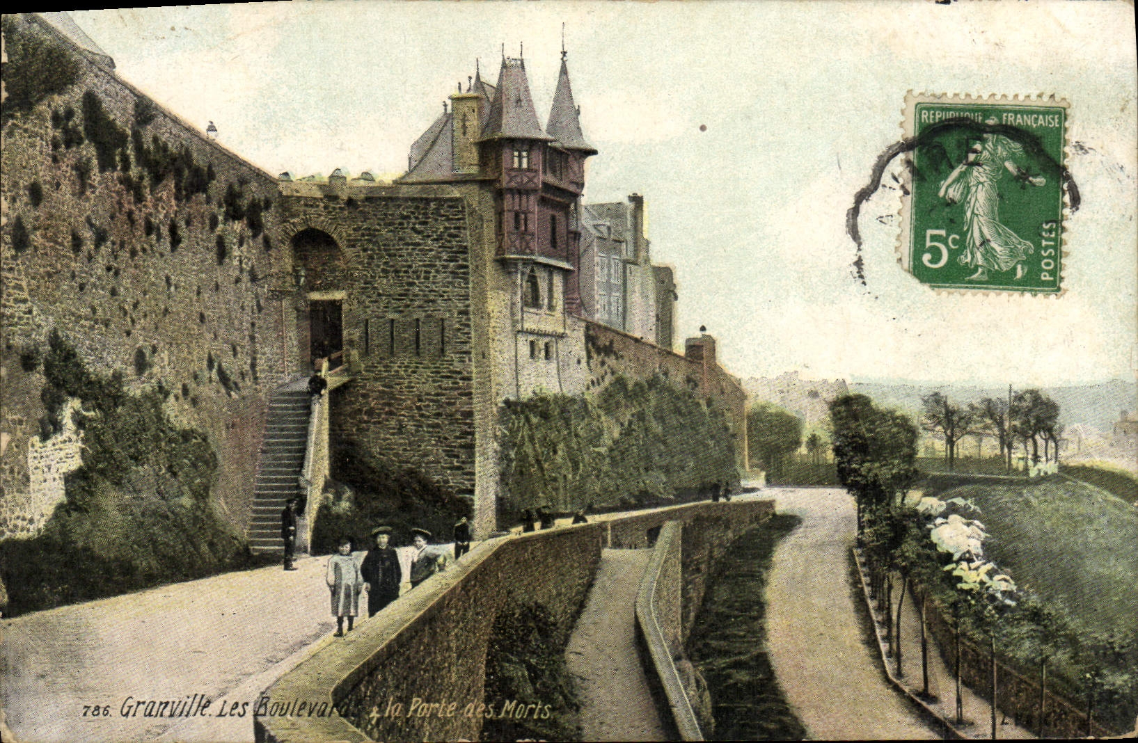 CPA Granville Les Boulevards et la Porte de Mars