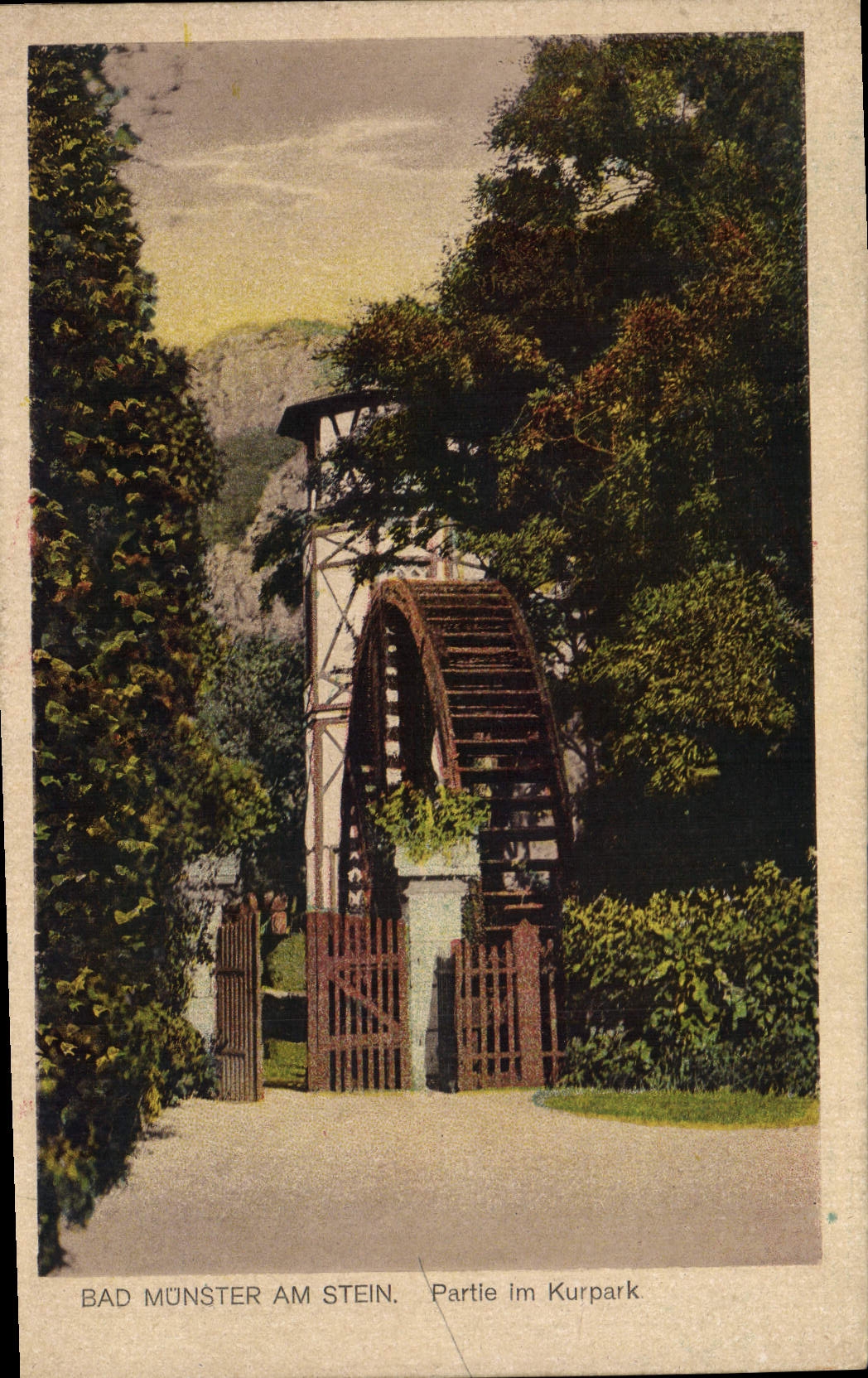 VINTAGE POSTCARD Bad Munster amndt Stein Left im Kurpark