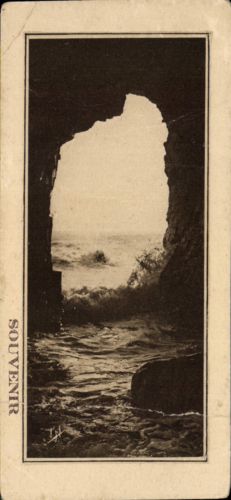 VINTAGE POSTCARD To remember