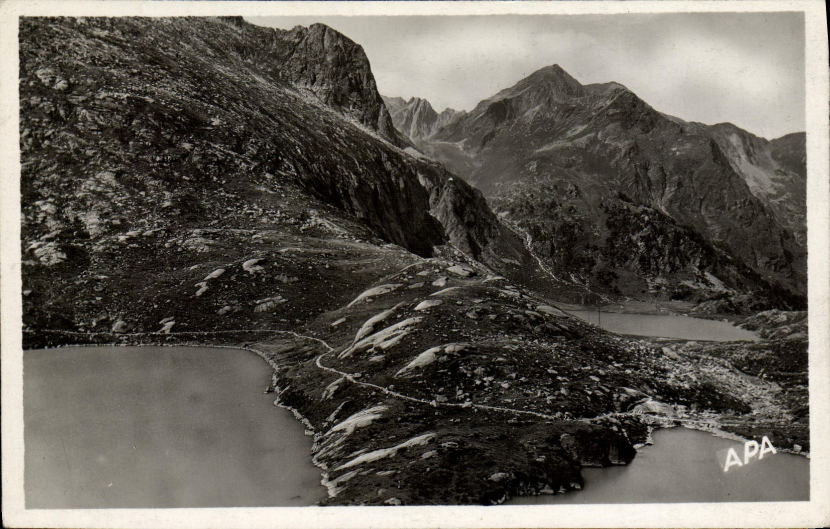 MODERN CARD Circus D' Espingo and its lakes