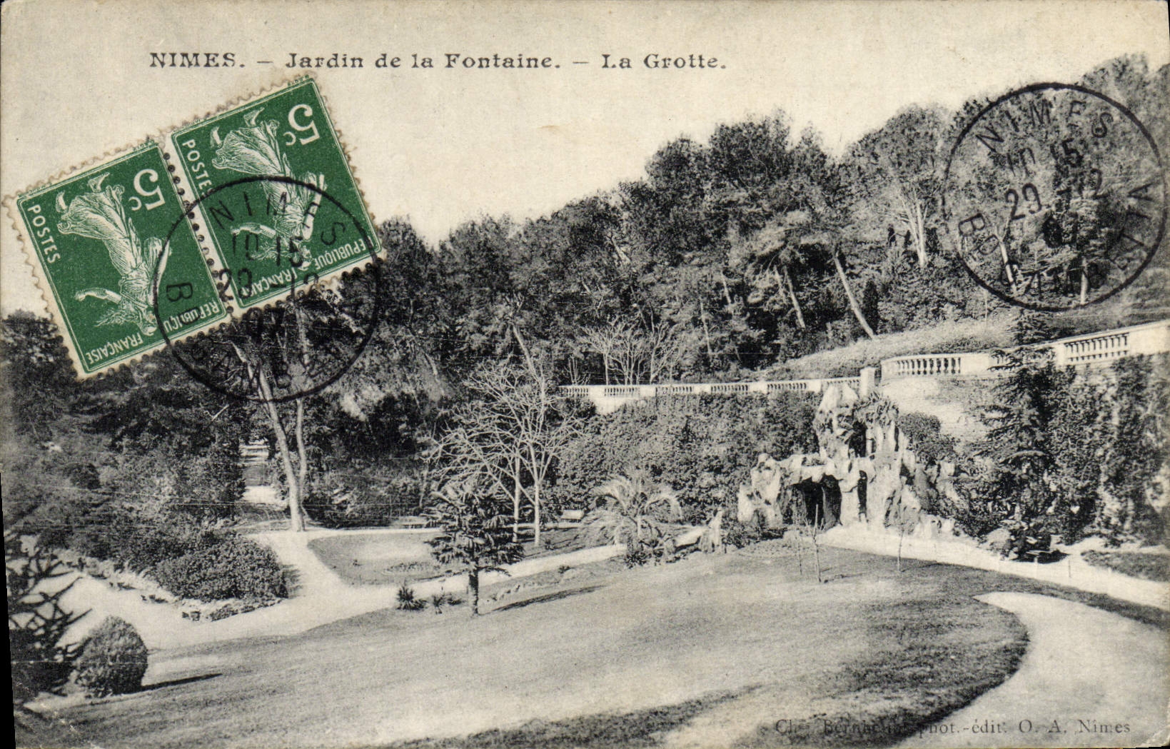 CPA Nimes Jardin De La Fontaine La Grotte