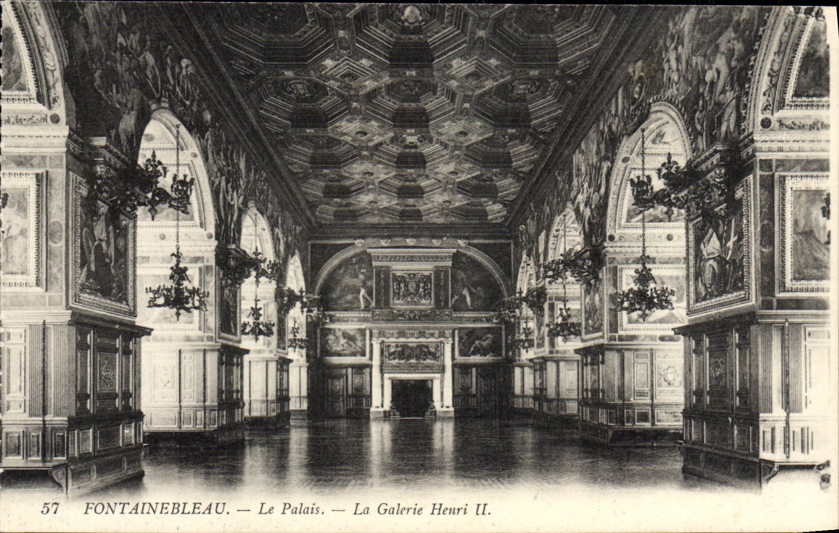 VINTAGE POSTCARD Fontainebleau the Palate the Gallery Henri II