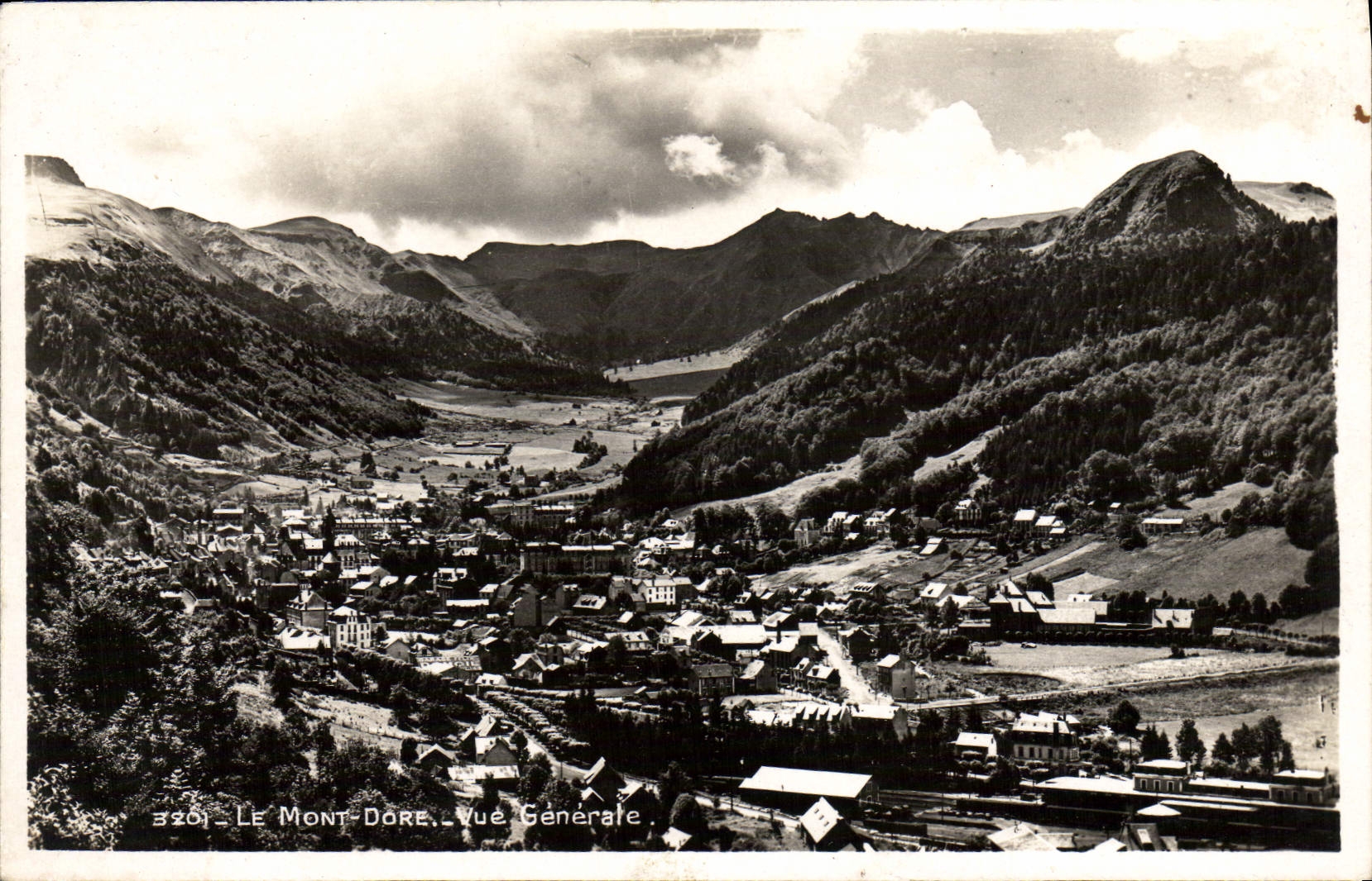 CPA Le Mont Dore Vue Generale