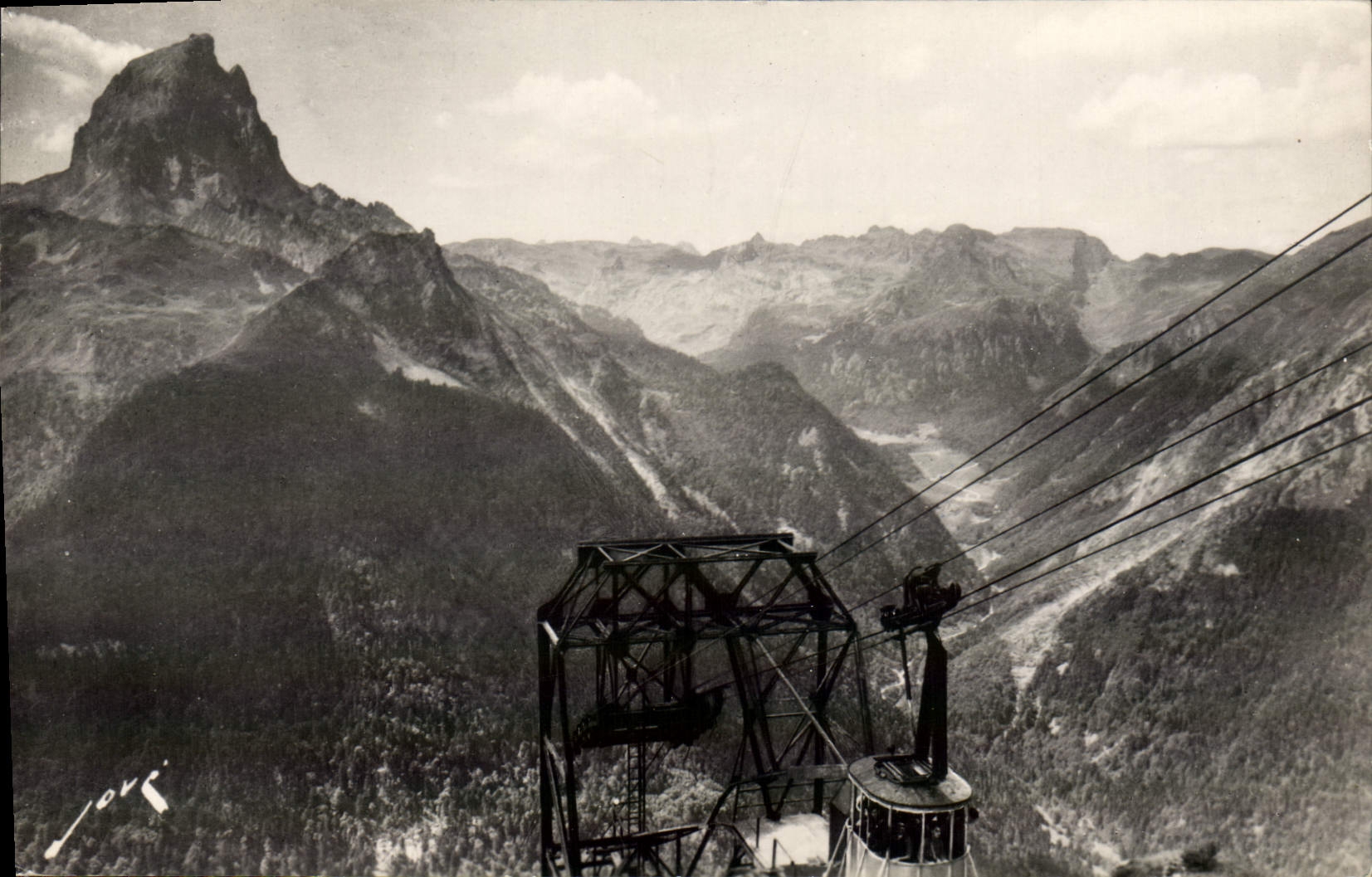 MODERN CARD Valley D' Ossau Assembled of the cabin of the teleferic