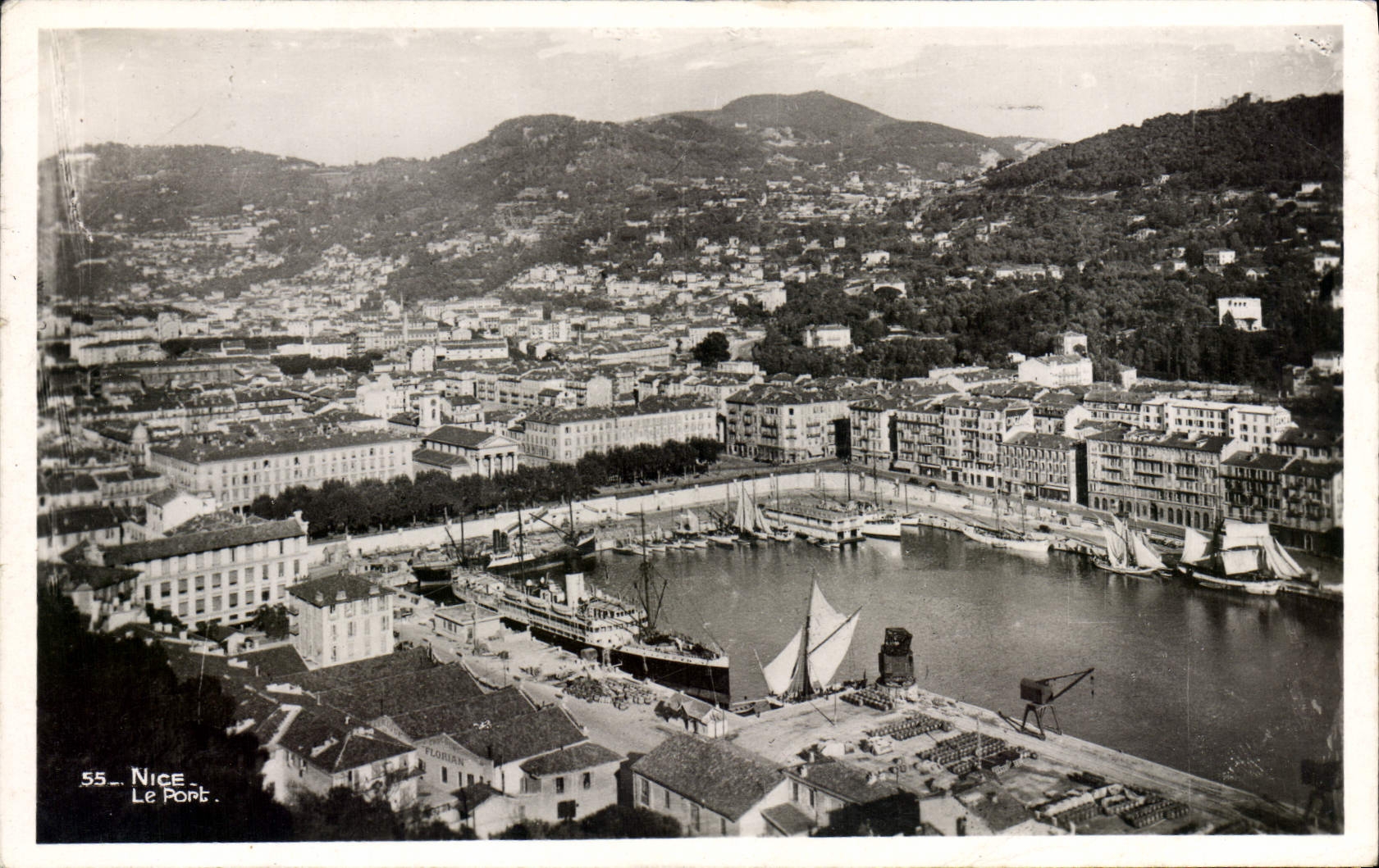 CPM Nice Le Port Bateau