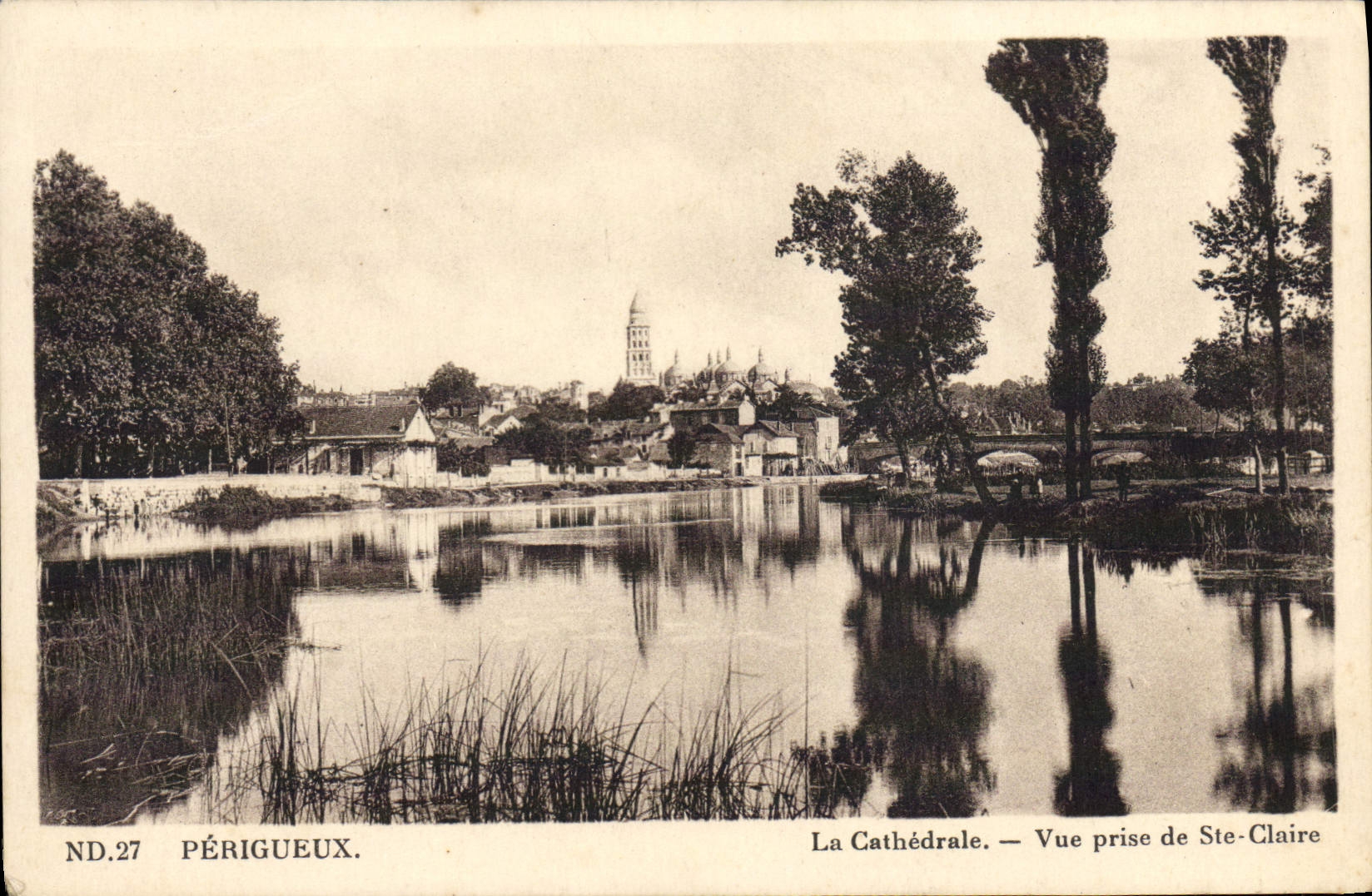 CPA Perigueux La Cathedrale Vue Prise De Ste Claire