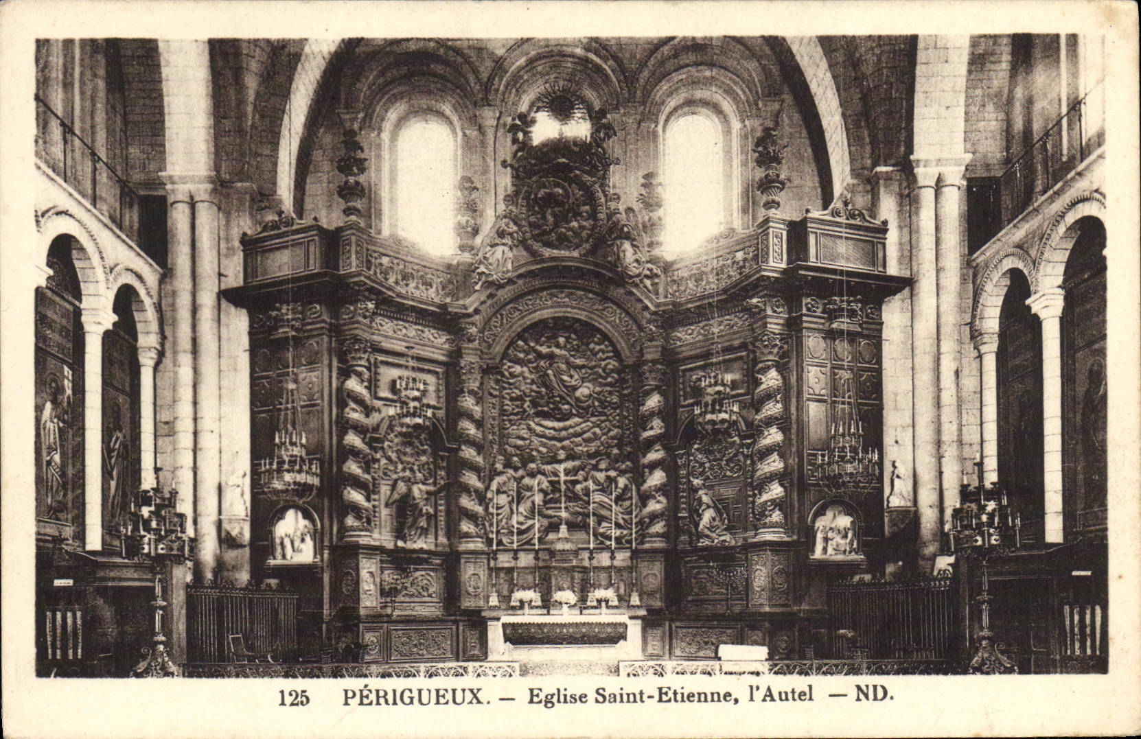 CPA Perigueux Eglise Saint Etienne I'Autel
