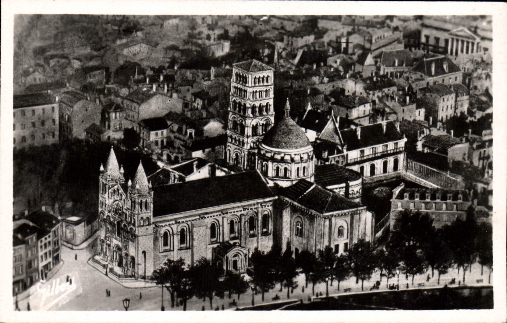 CPM Angouleme Cathedrale