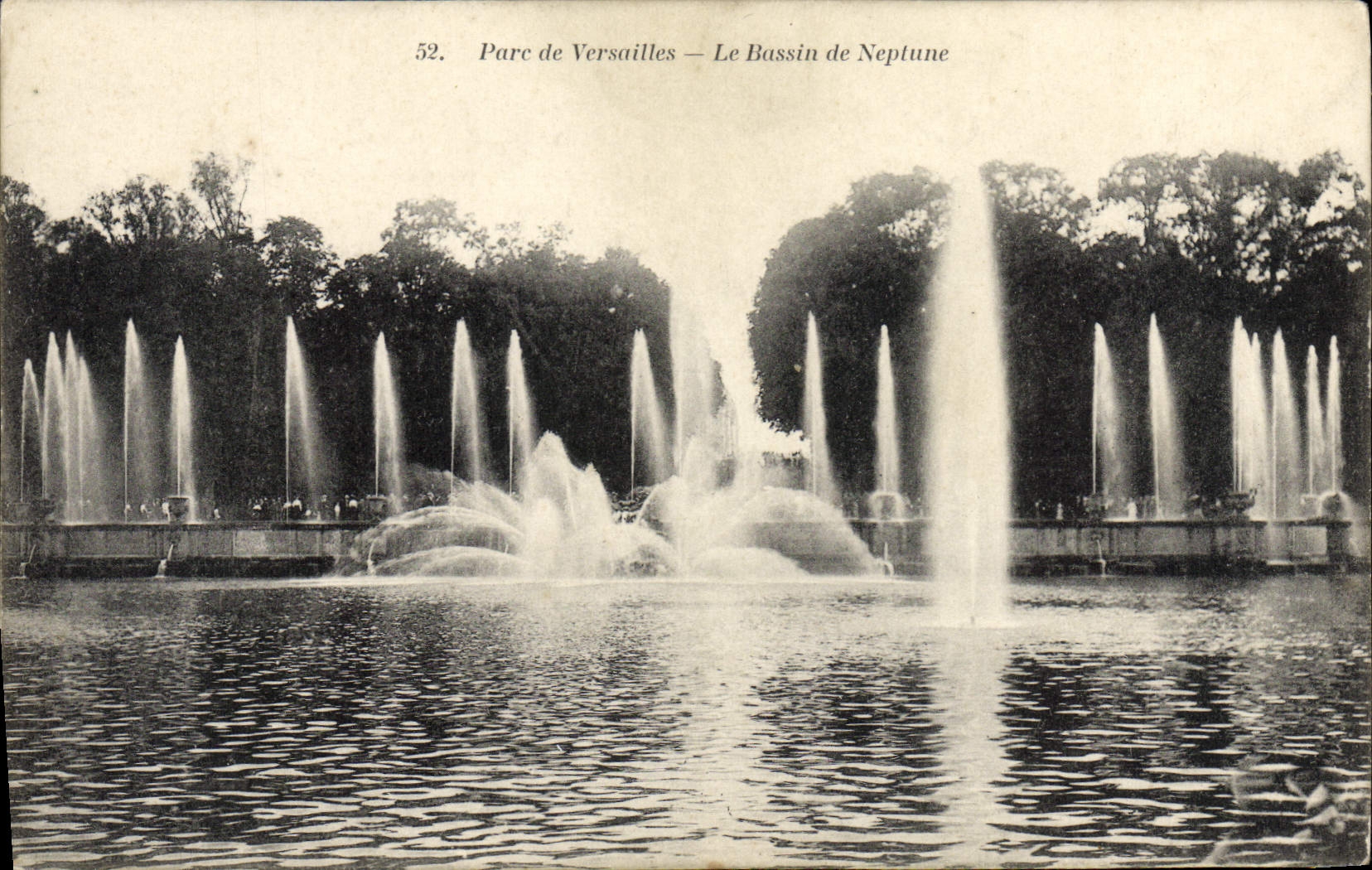CPA Parc De Versailles Le Bassin De Neptune