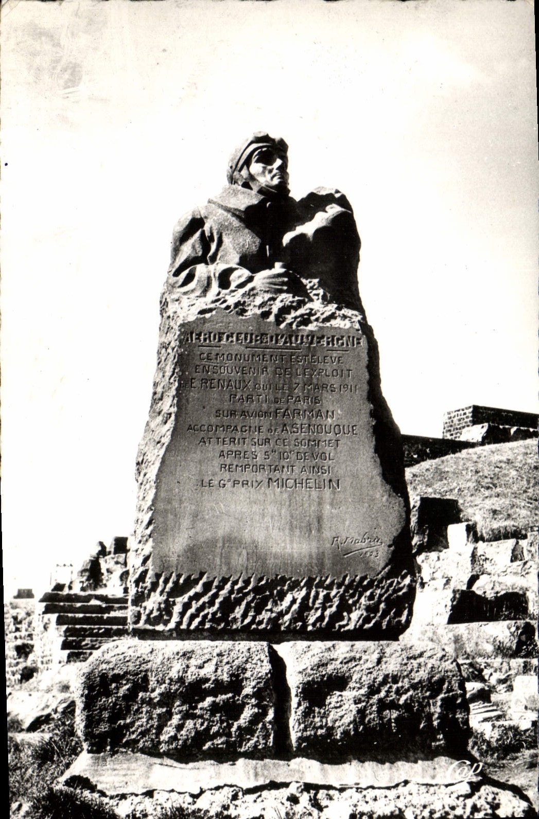 MODERN CARD Puy De Dome Monument De I' Aviateur E Renal