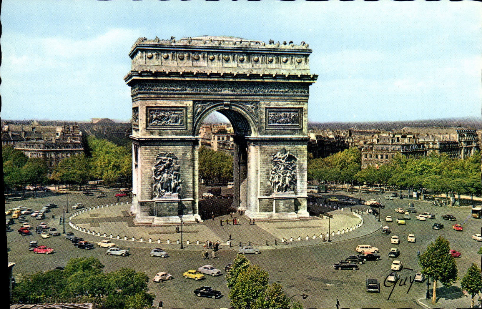 CPM Paris La place de l'Etoile et l'Arc de Triomphe