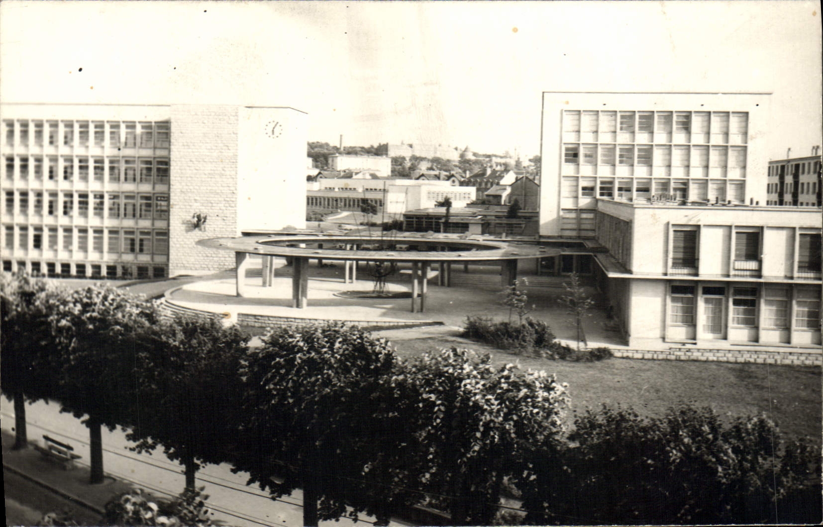 MODERN CARD Building