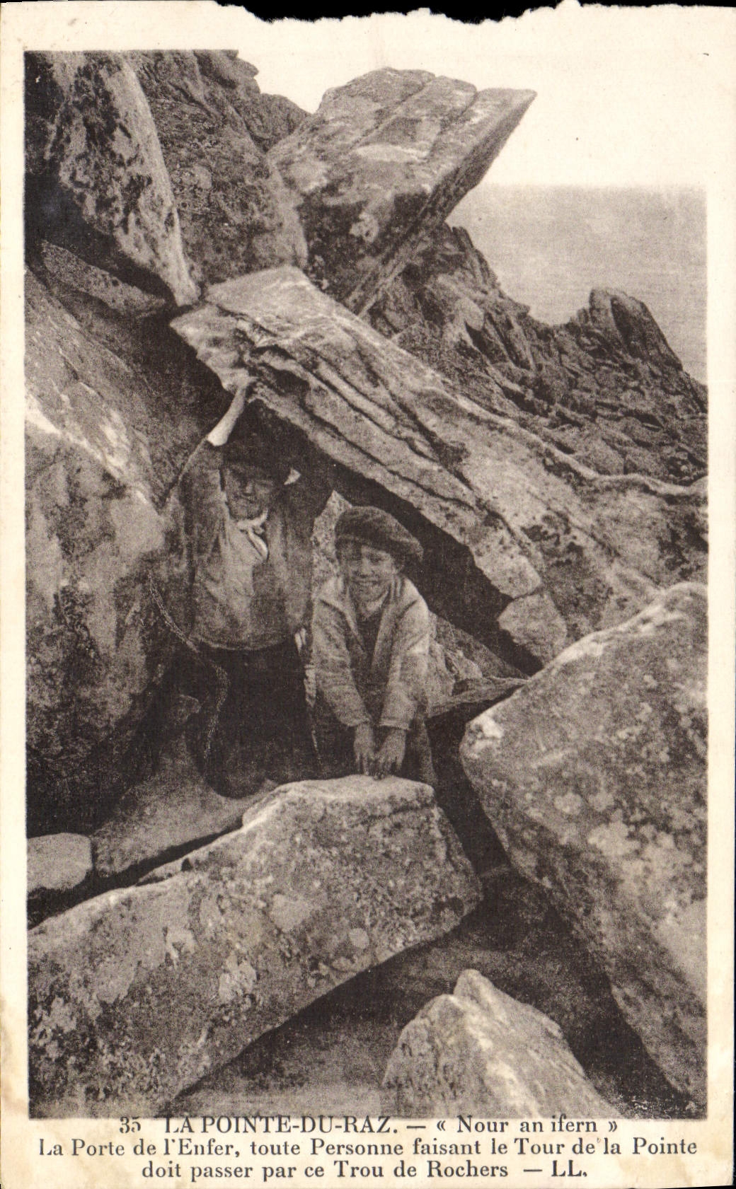 VINTAGE POSTCARD the Point Of the Strong current Nour Year Ifern the door of the hell