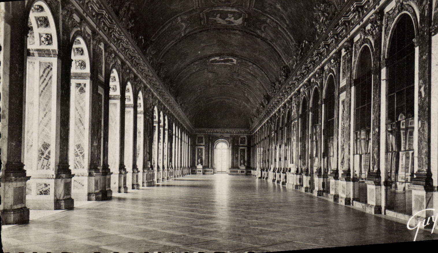CPM Versailles La galerie des glaces