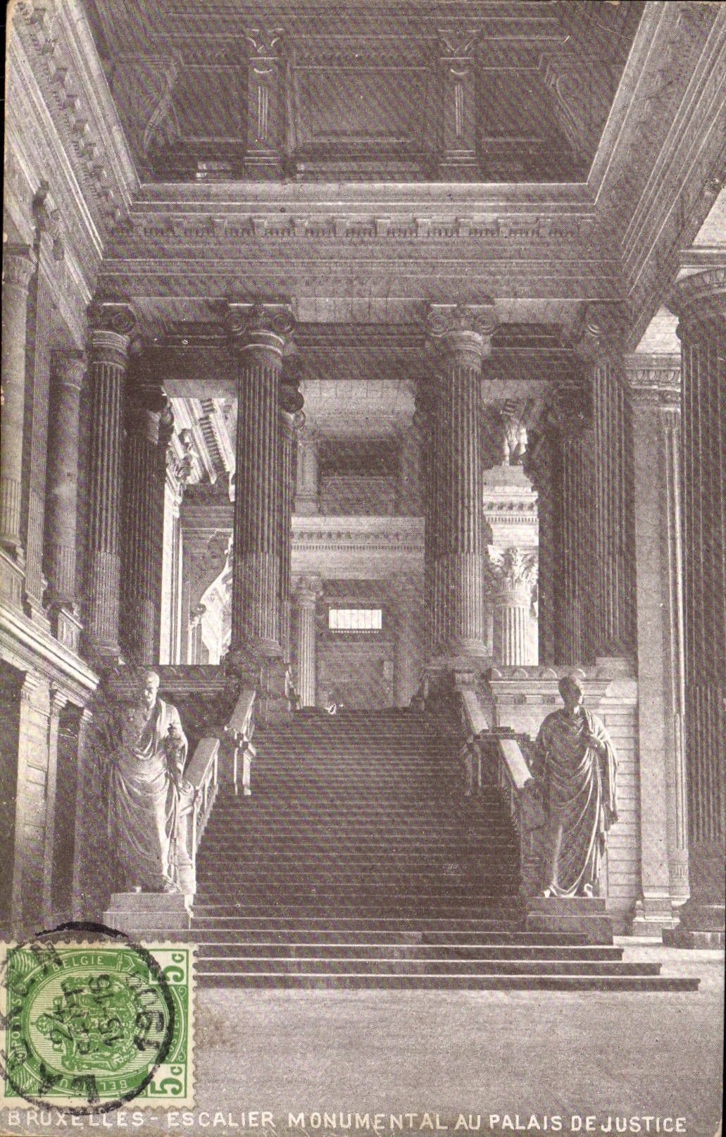 Escalera monumental de Bruselas de la POSTAL de la VENDIMIA con las cortes de ley