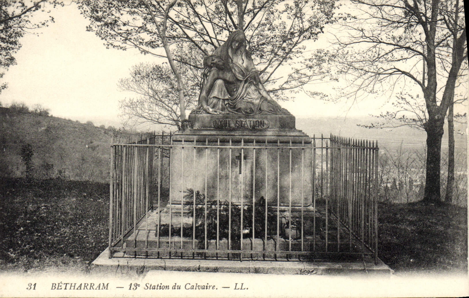 VINTAGE POSTCARD Betharram 13th Station of the Martyrdom