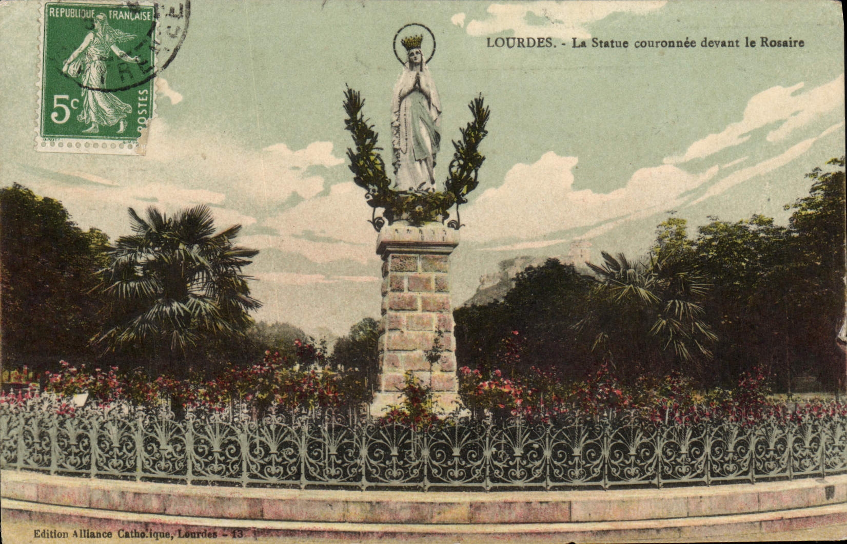 VINTAGE POSTCARD Heavy the Couronnee Statue in front of the rosary
