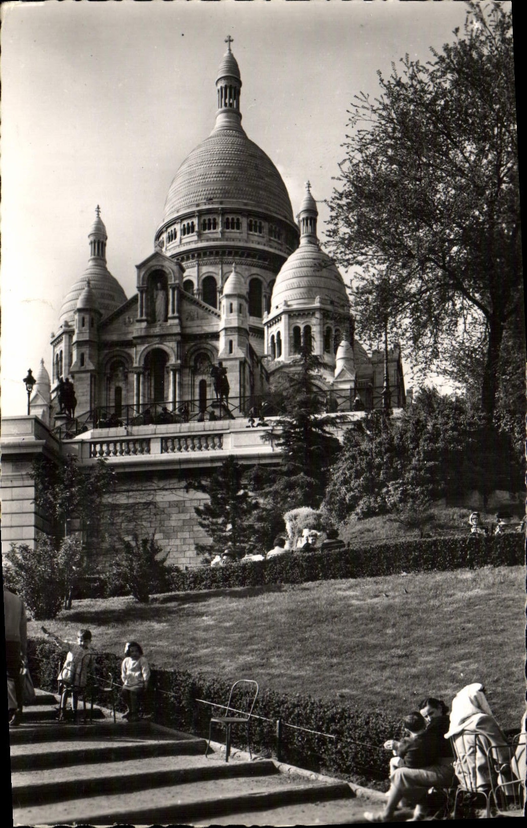 CPM Paris Le Square St Pierre