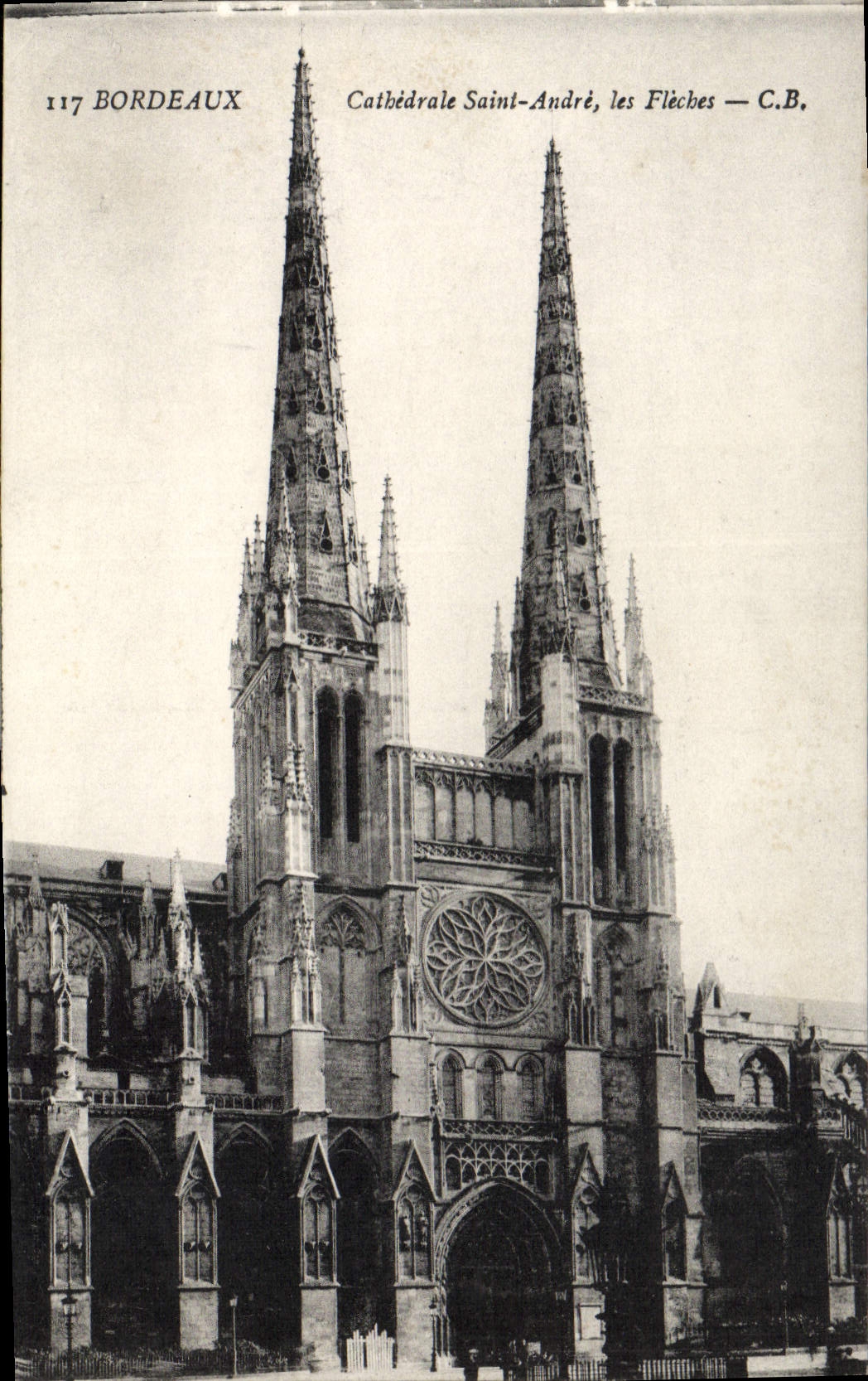 CPA Bordeaux Cathedrale Saint Andre Les Fleches