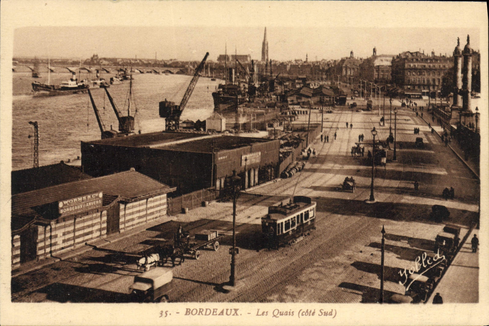CPA Bordeaux Les Quais Bateaux