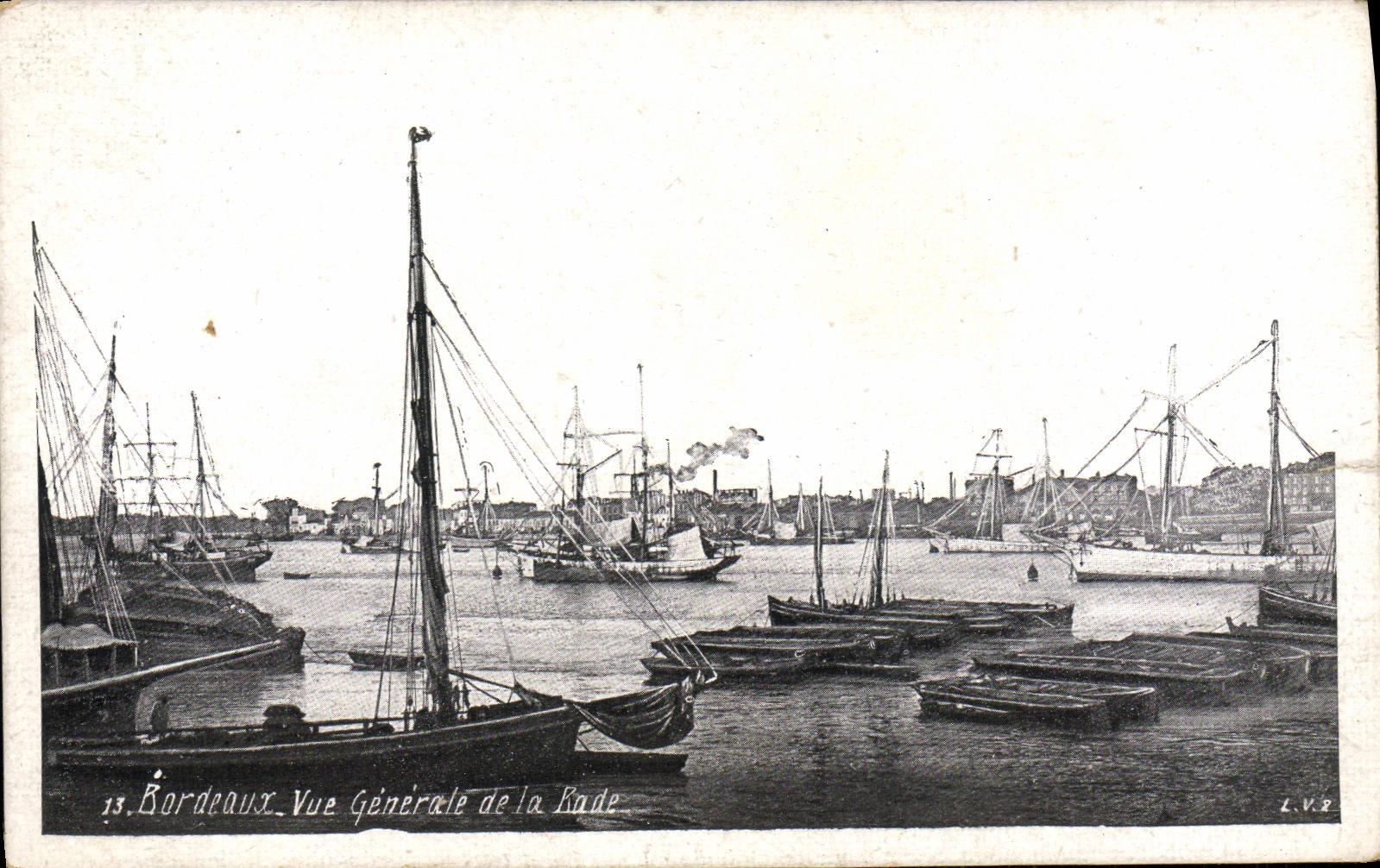VINTAGE POSTCARD Bordeaux View of the roads Boats