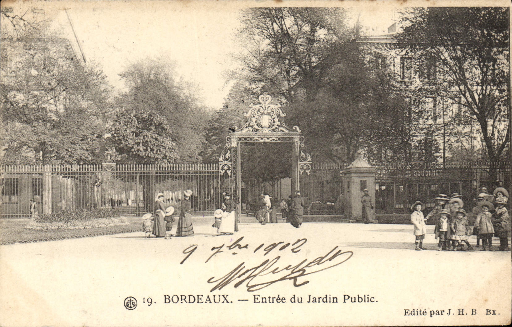 VINTAGE POSTCARD Bordeaux Entered of the Public garden Children