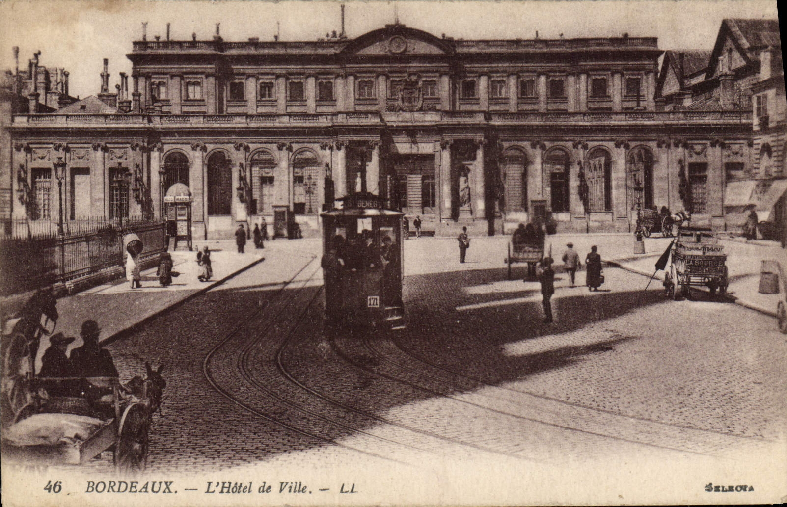 CPA Bordeaux L'Hotel de Ville Tramway