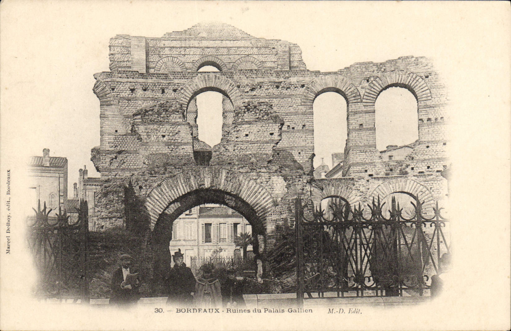 CPA Bordeaux Ruines du Palais Gallien