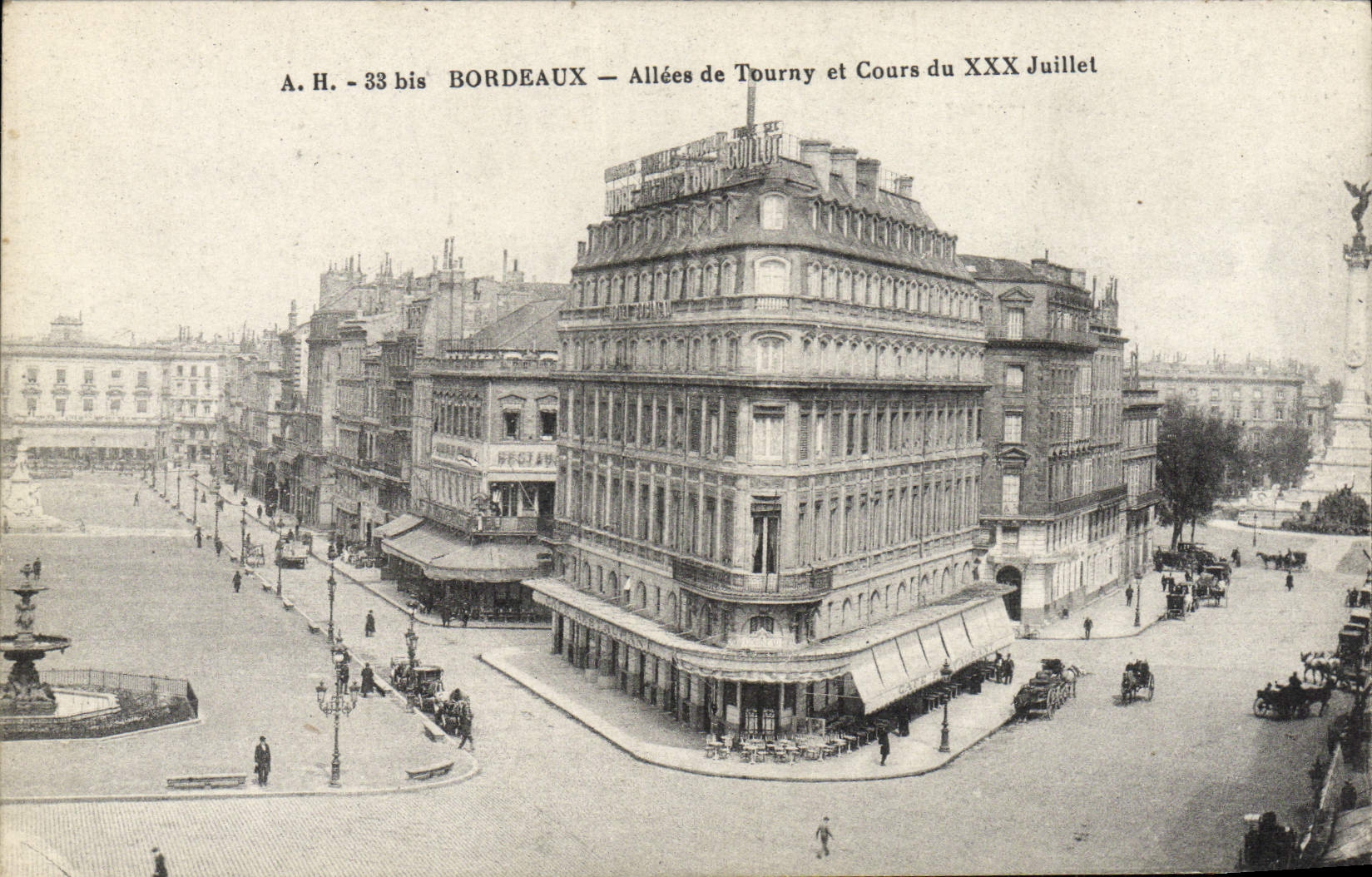 CPA Bordeaux Allees de Tourny et Cours du XXX Juillet 