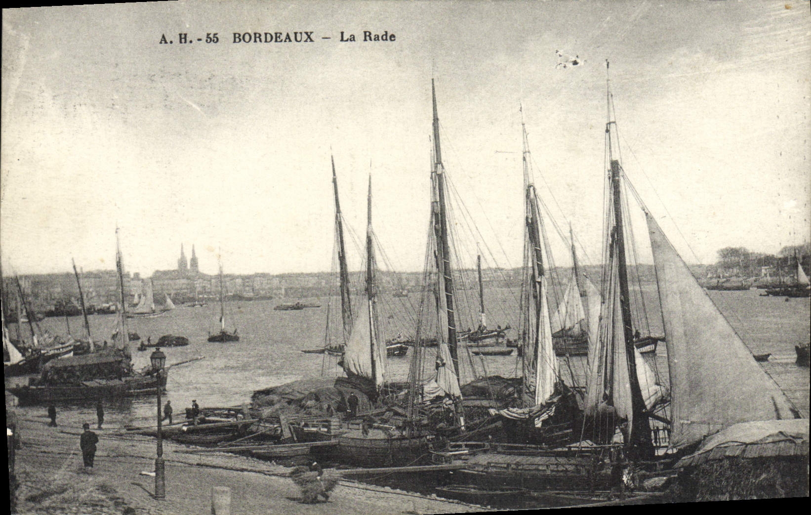 CPA Bordeaux La Rade Bateaux