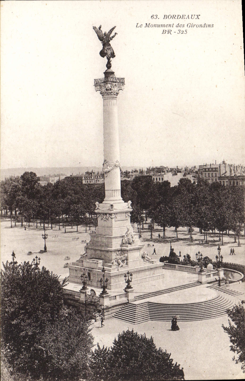 CPA Bordeaux Le Monument des Girondins