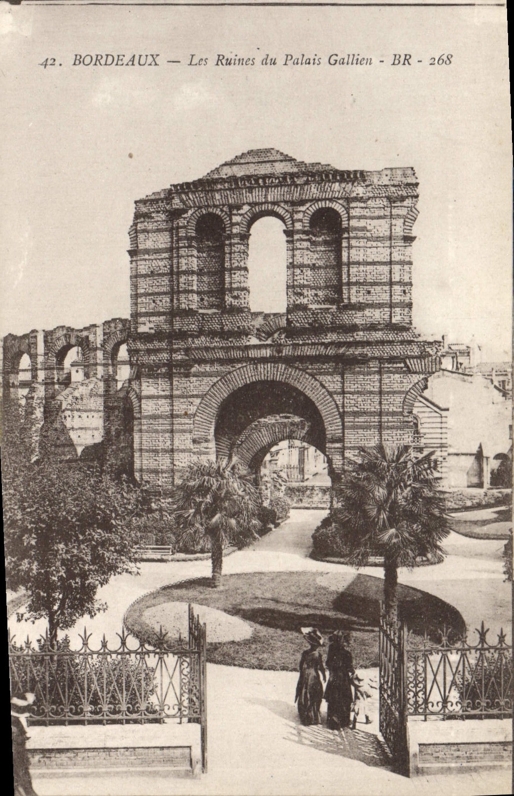 CPA Bordeaux les Ruines du Palais Gallien