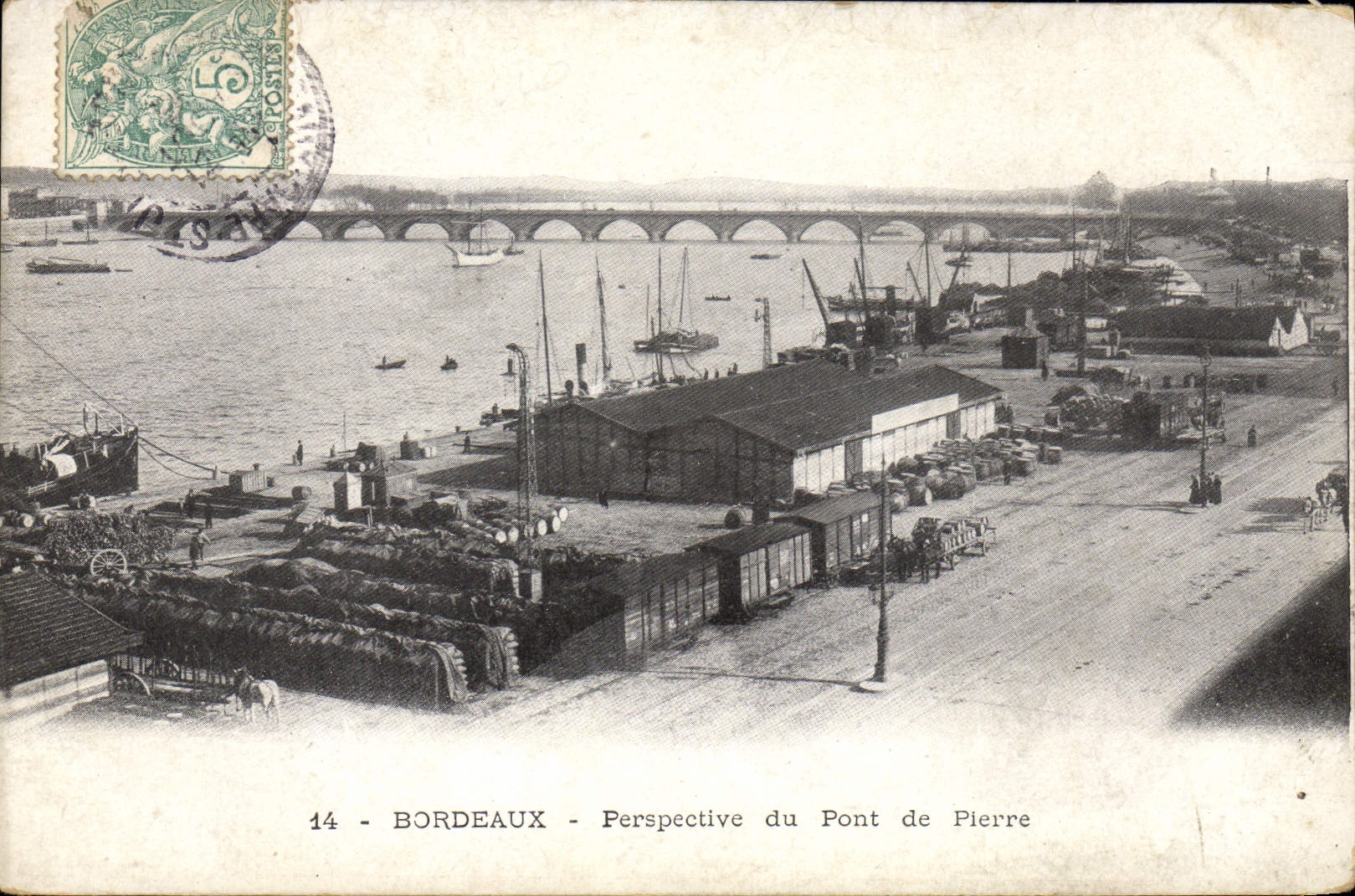CPA Bordeaux Perspective du Pont de Pierre