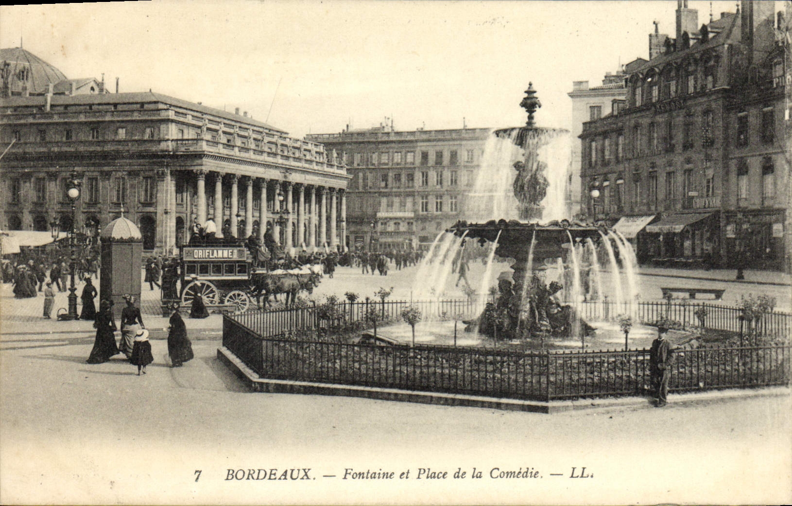 CPA Bordeaux Fontaine et Place de la Comedie