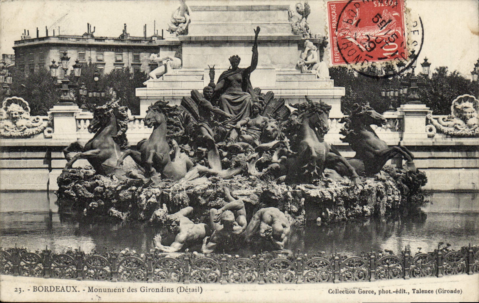 CPA Bordeaux Monument des Girondins