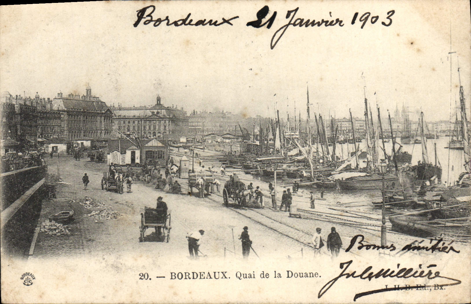 CPA Bordeaux Quai de la Douane Bateaux