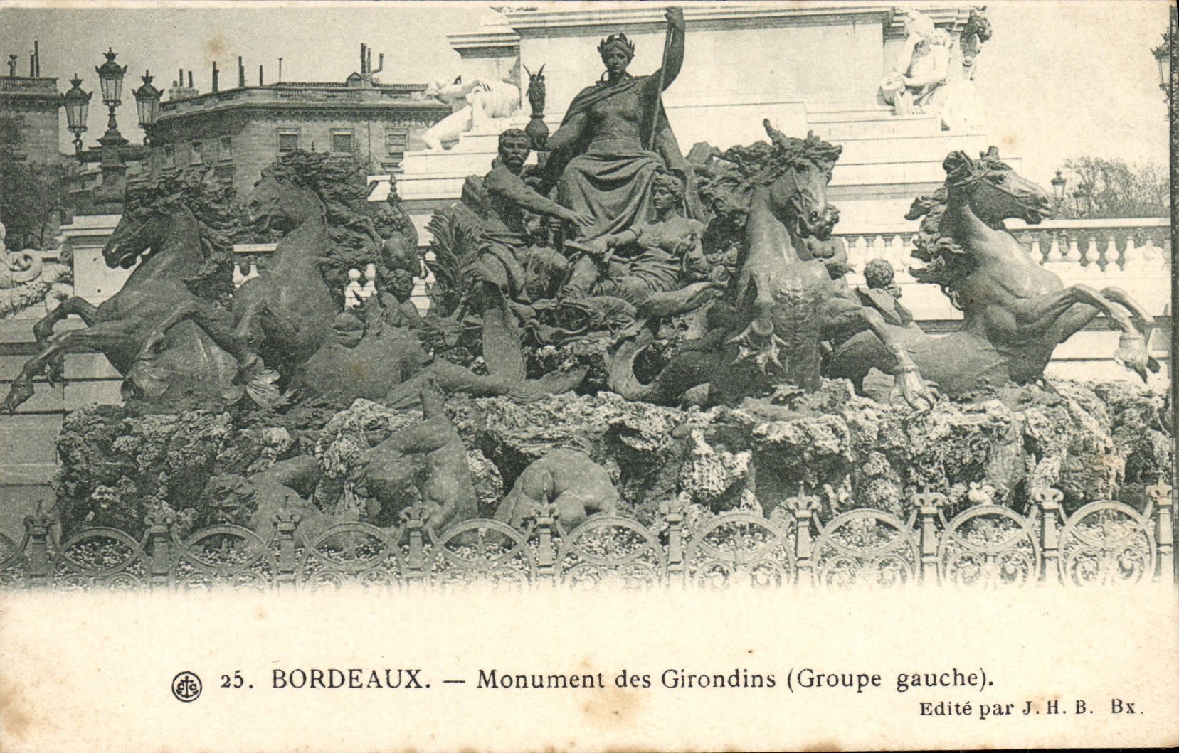 CPA Bordeaux Monument des Girondins 